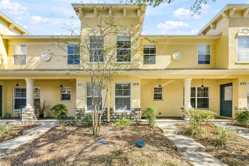 209 Draw Bridge Ln, Valrico, FL 33594