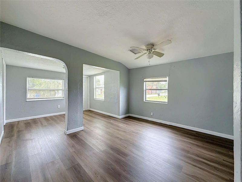 2135 Oakley Ave S, St Petersburg, FL 33712