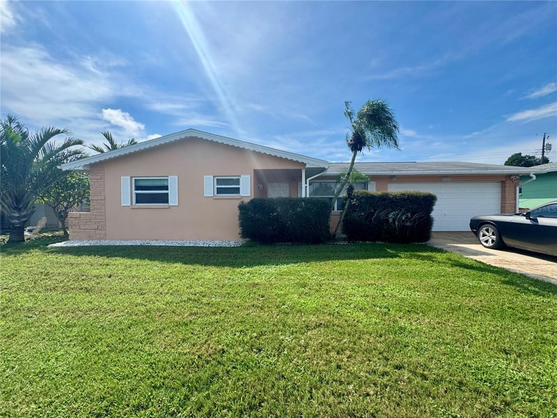 11424 80th Ave, Seminole, FL 33772