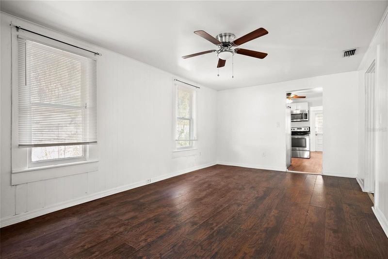 211 E Cluster Ave, Tampa, FL 33604
