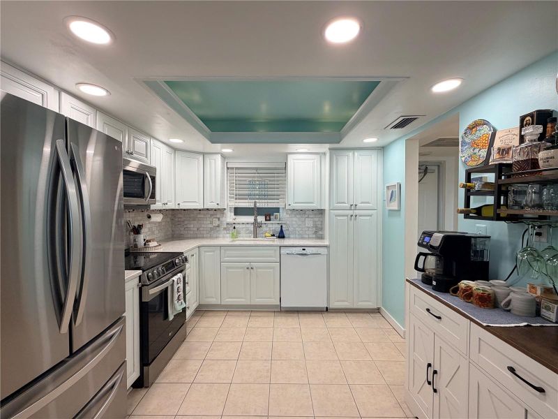 5200 Brittany Dr S #206, St Petersburg, FL 33715