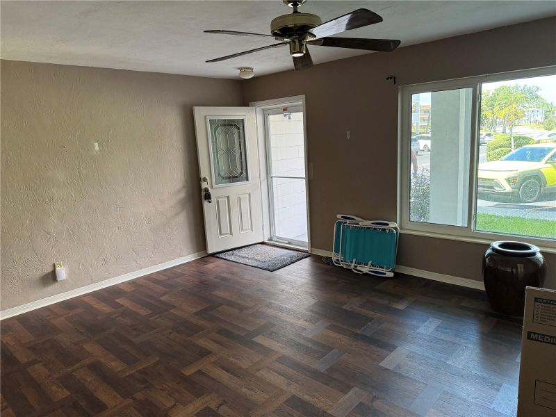 2020 World Parkway Blvd #8, Clearwater, FL 33763