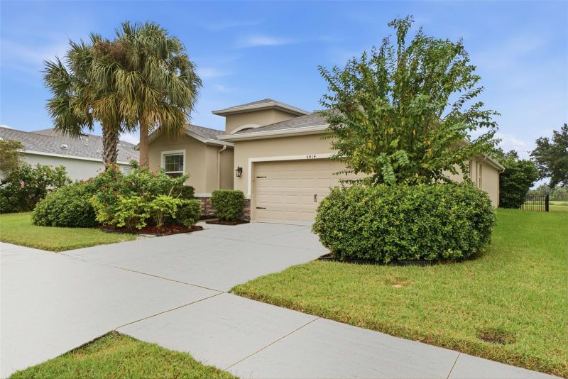 6414 Triton Ln, Apollo Beach, FL 33572