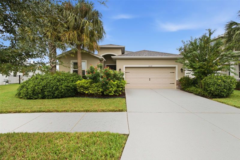 6414 Triton Ln, Apollo Beach, FL 33572
