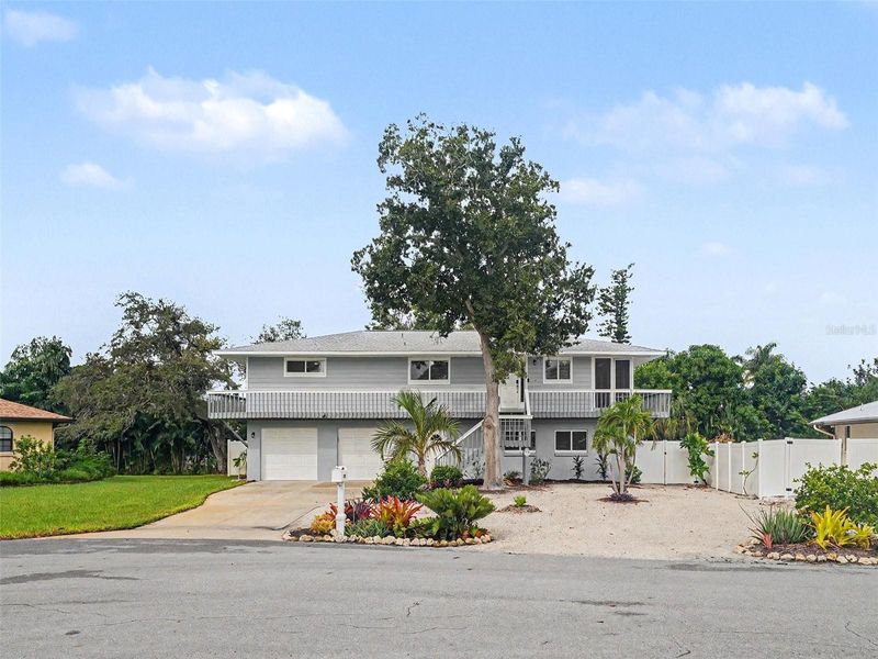 2208 78th St W, Bradenton, FL 34209