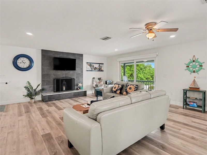 2208 78th St W, Bradenton, FL 34209