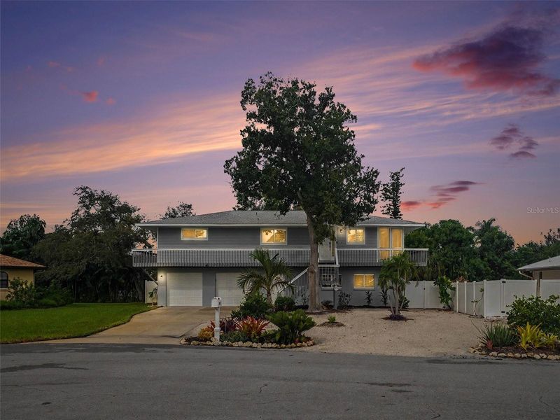 2208 78th St W, Bradenton, FL 34209