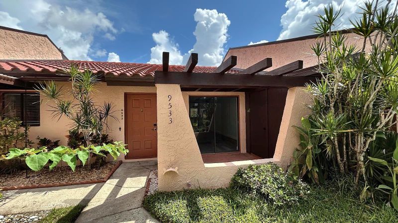 9533 86th Ave #9533, Seminole, FL 33777
