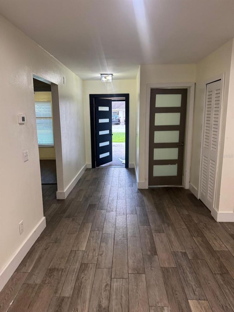 7920 George Washington Ln, Tampa, FL 33637
