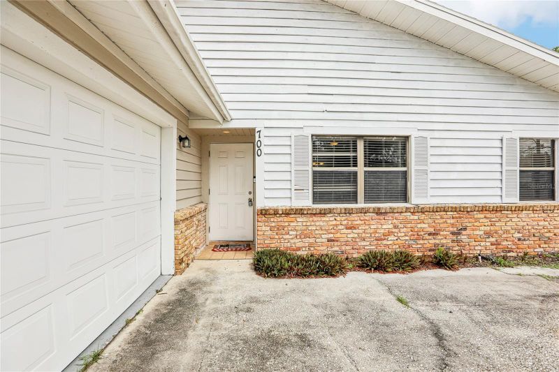 700 13th Ct SW, Largo, FL 33770