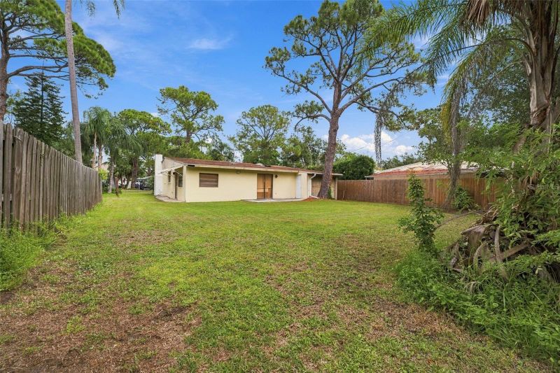 511 Tennessee Ave, Crystal Beach, FL 34681