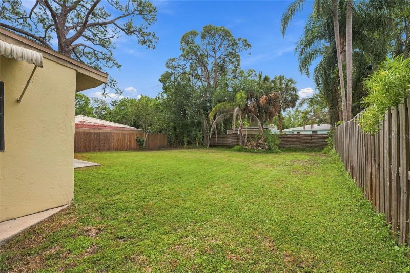 511 Tennessee Ave, Crystal Beach, FL 34681