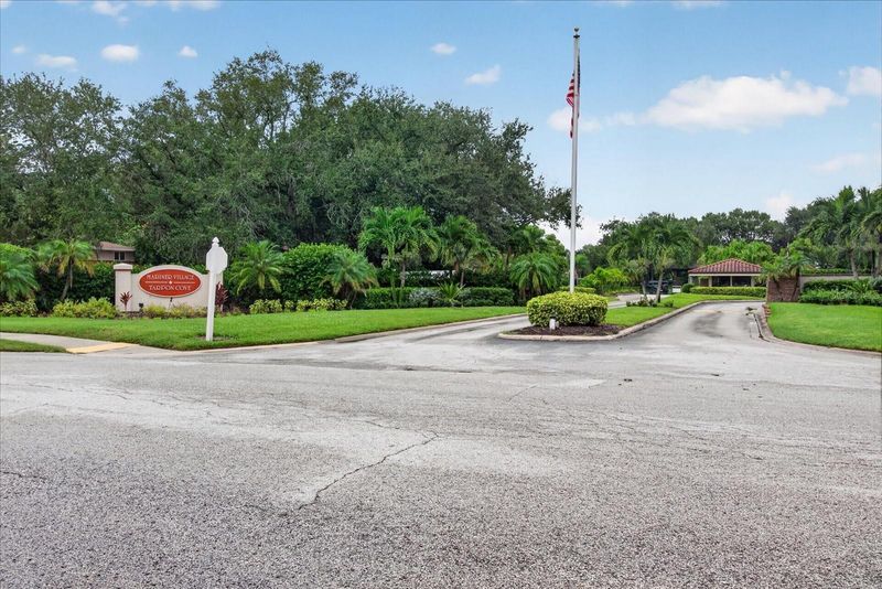 1800 Mariner Dr #4, Tarpon Springs, FL 34689