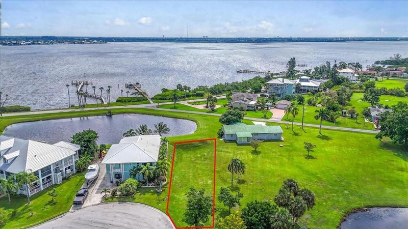 71 Island Ct, Terra Ceia, FL 34250