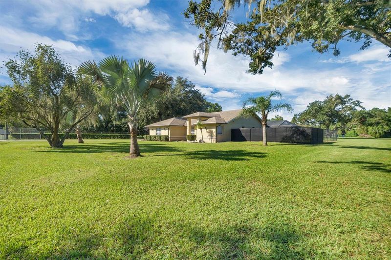 302 N Webb Rd, Plant City, FL 33566