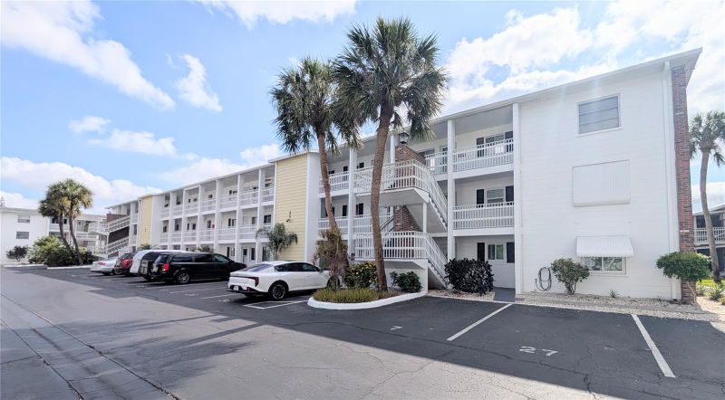 5949 Easy St #I36, Bradenton, FL 34207