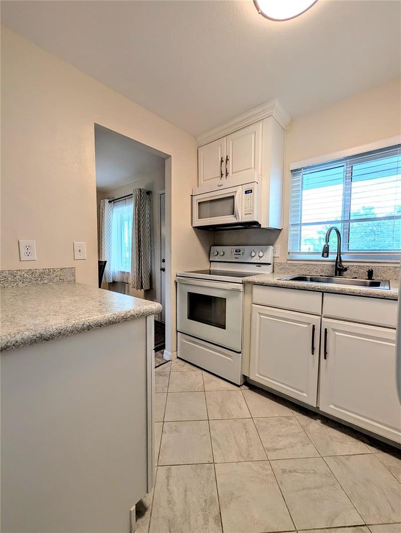 5949 Easy St #I36, Bradenton, FL 34207
