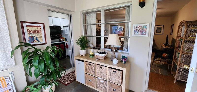 445 32nd Ave N #W104, St Petersburg, FL 33704