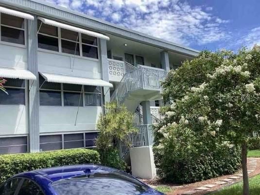 445 32nd Ave N #W104, St Petersburg, FL 33704
