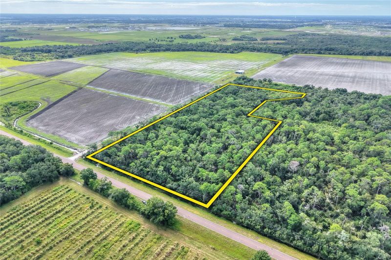 Valroy Rd, Ruskin, FL 33570