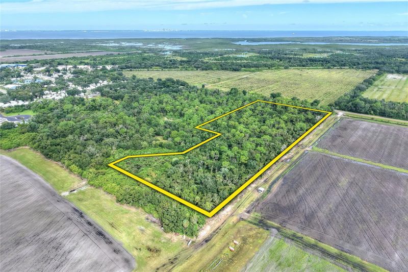 Valroy Rd, Ruskin, FL 33570