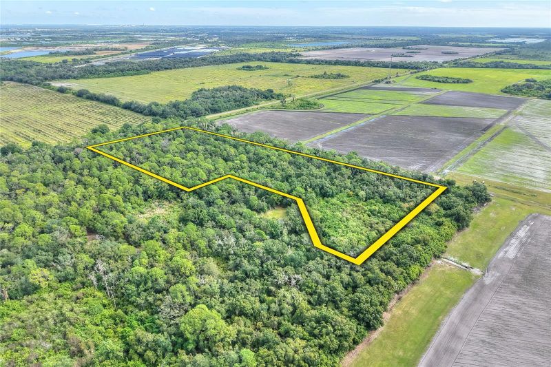Valroy Rd, Ruskin, FL 33570