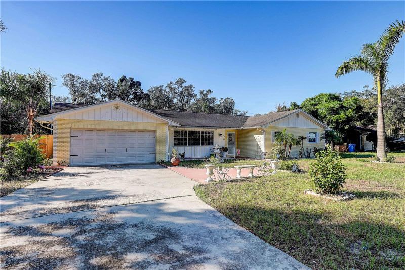 519 Oakhurst St, Brandon, FL 33511