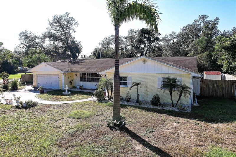519 Oakhurst St, Brandon, FL 33511