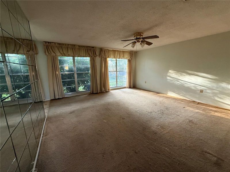 6810 Eden Ln, Tampa, FL 33634