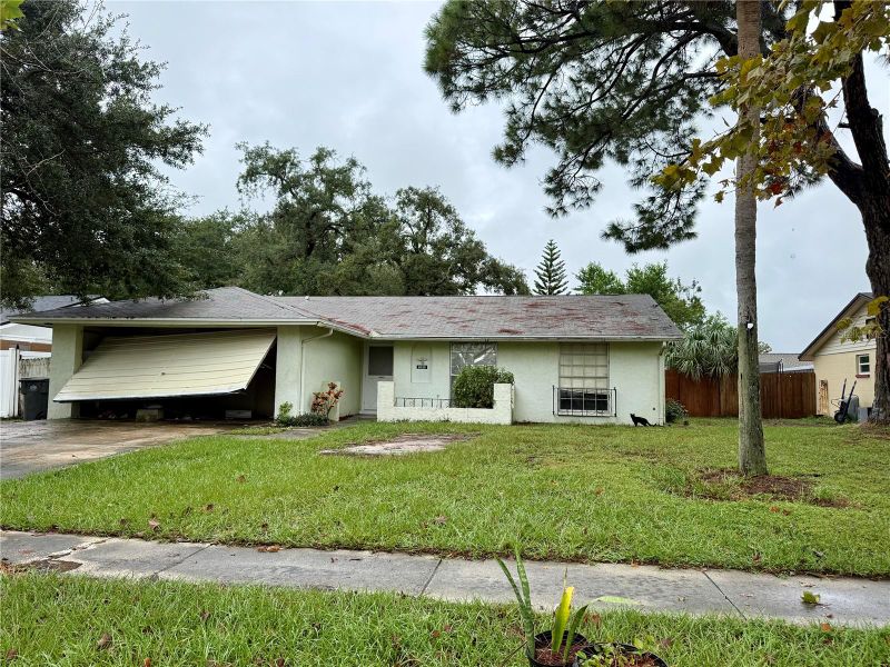 6810 Eden Ln, Tampa, FL 33634