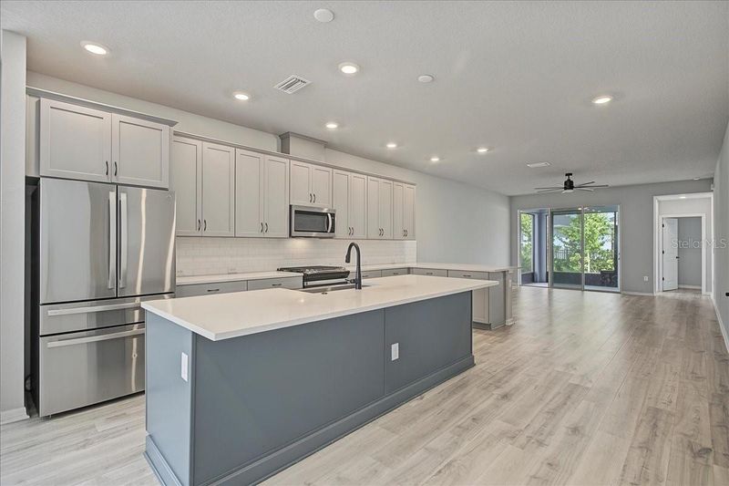 6026 Golden Nettle Dr, Apollo Beach, FL 33572