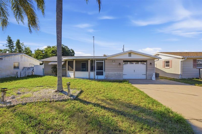4030 Cluster Dr, Holiday, FL 34691
