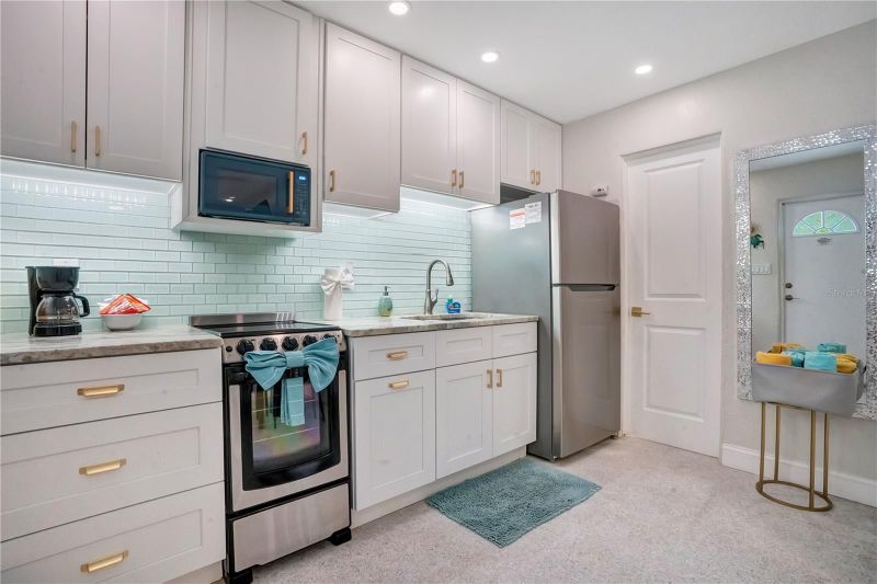 571 Saint Judes Dr #4, Longboat Key, FL 34228