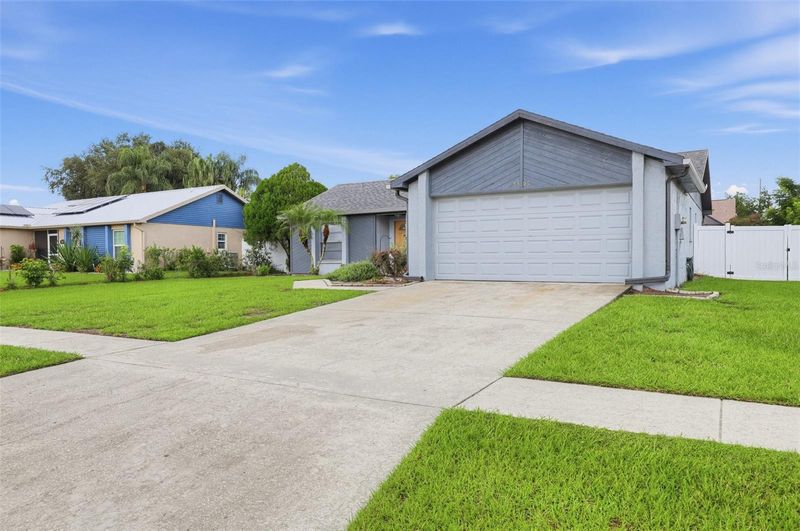 1805 Lakewind Dr, Brandon, FL 33510