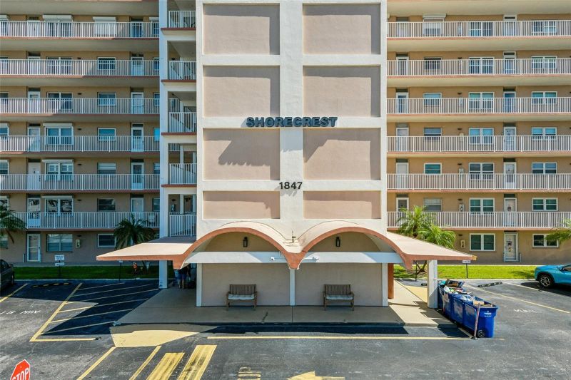 1847 Shore Crest Dr #710, South Pasadena, FL 33707