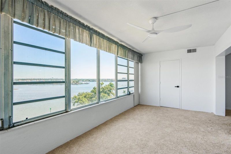 1847 Shore Crest Dr #710, South Pasadena, FL 33707
