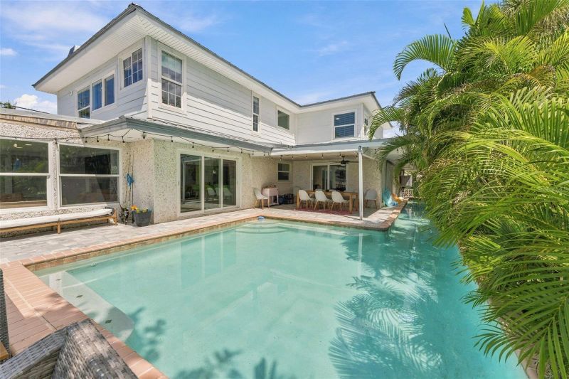 135 Harbor Dr, Palm Harbor, FL 34683