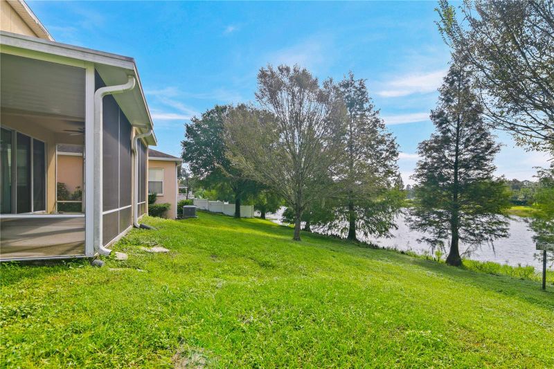 36022 Laguna Hills Cir, Zephyrhills, FL 33541