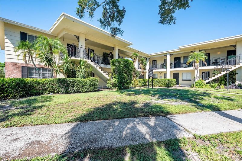 935 34th Ave N, St Petersburg, FL 33704