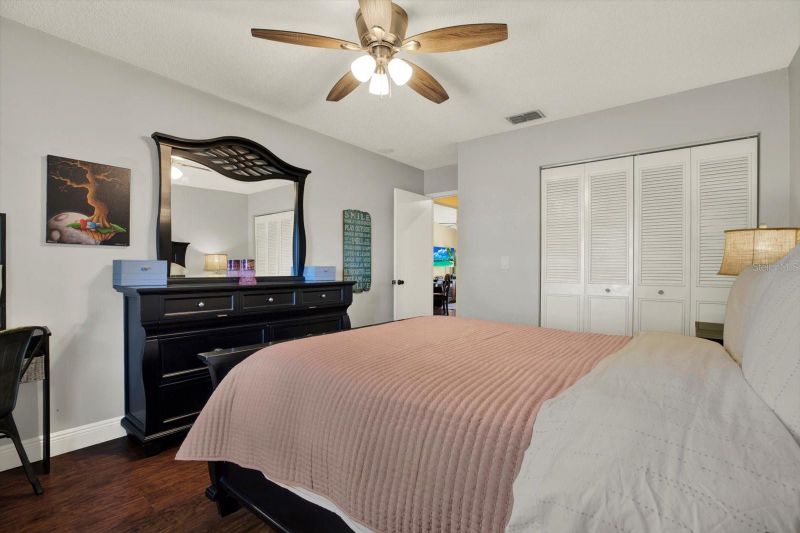 7216 Parkside Villas Dr, St Petersburg, FL 33709