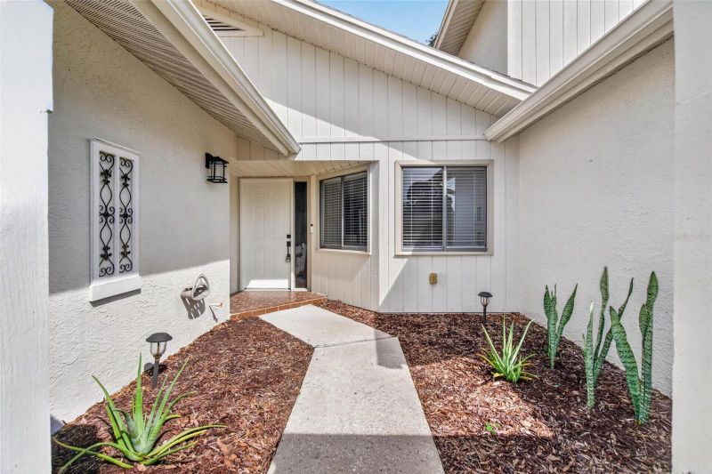 456 Lakeview Dr #5, Palm Harbor, FL 34683