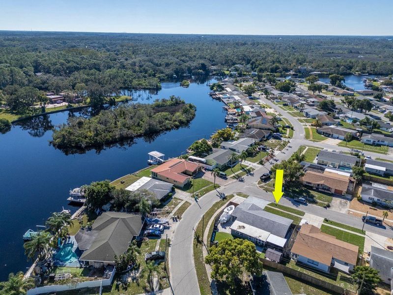5735 Mosaic Dr, Holiday, FL 34690