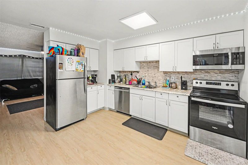 3765 67th Ave N #B, Pinellas Park, FL 33781