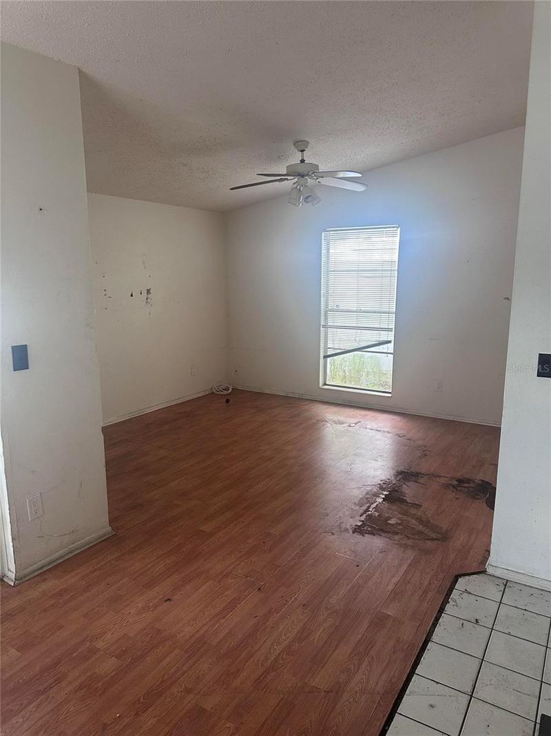 8240 Ravencroft Dr, Tampa, FL 33615
