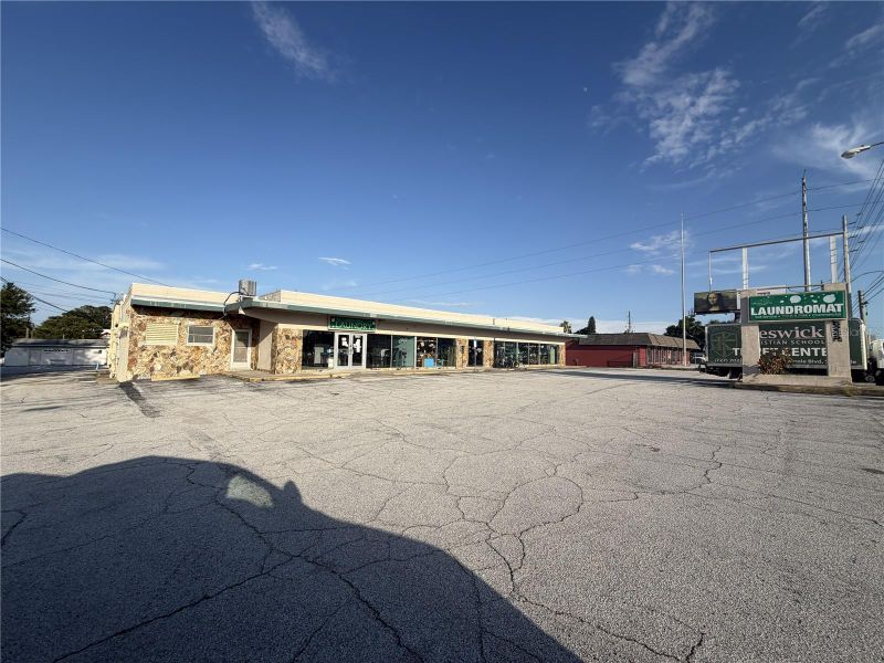 6225 Seminole Blvd, Seminole, FL 33772