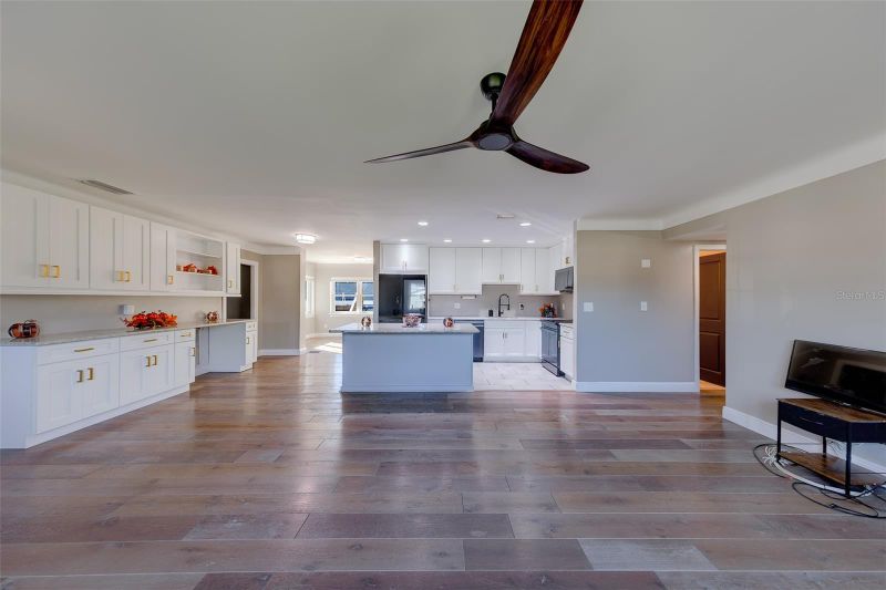 5688 34th Ave N, St Petersburg, FL 33710