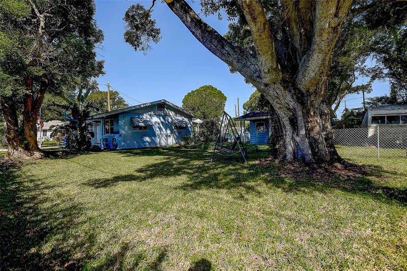 498 Stremma Rd, Largo, FL 33770