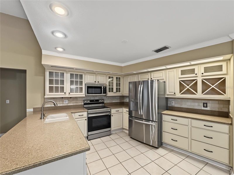2510 Brimhollow Dr, Valrico, FL 33596