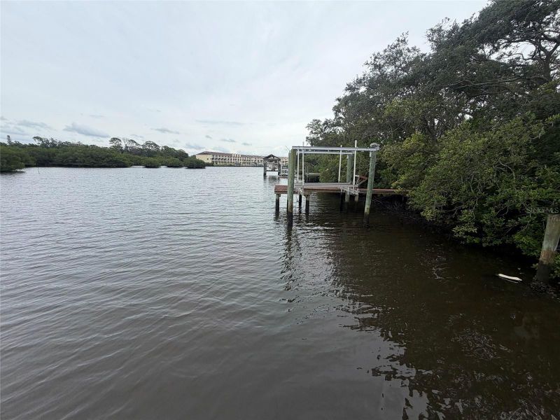 3090 Phoenix Ave, Oldsmar, FL 34677