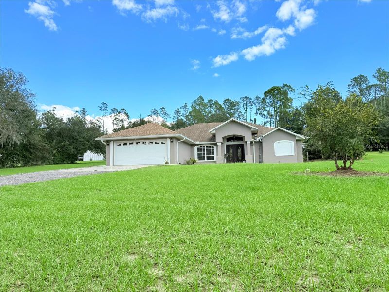 8750 Teacher Ln, Zephyrhills, FL 33541